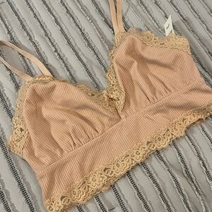 NWT Aerie lace trim bralette, Size Medium